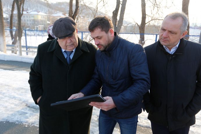 Проект реконструкции «Водника» представили Борису Гладких