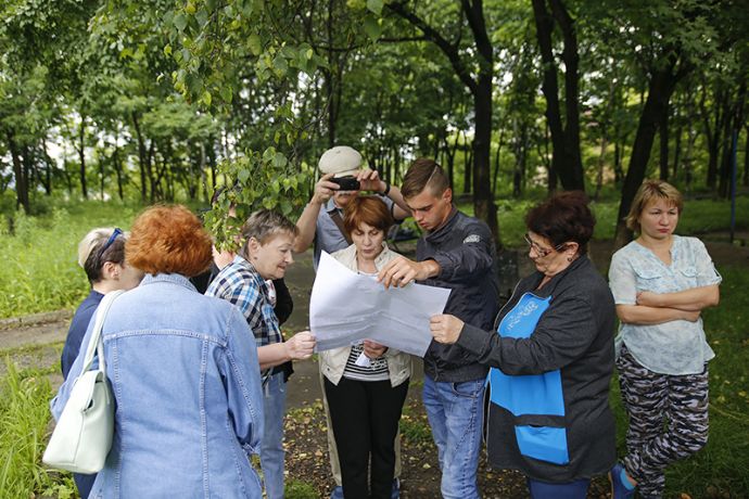 Скамейки со спинками и побольше цветов – жители улиц Тимирязева и Лермонтова выбирают оформление сквера