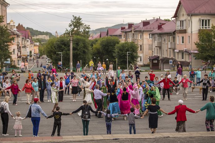 «Летние вечера 50+» провели вечеринку в ритмах народов мира