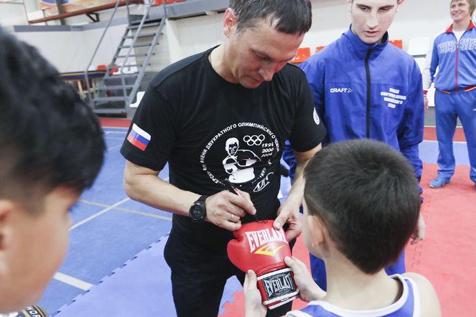 Дружеская встреча спортсменов с олимпийским чемпионом Олегом Саитовым состоялась в Находке