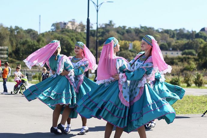 Юбилейный пятый детский сабантуй «Мой край, моя семья» прошел на набережной озера Соленого 