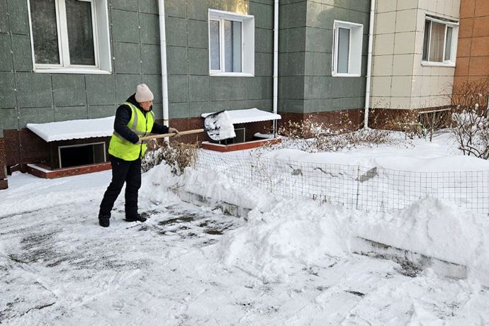 Во второй половине дня работы по расчистке от снега в Находке продолжены