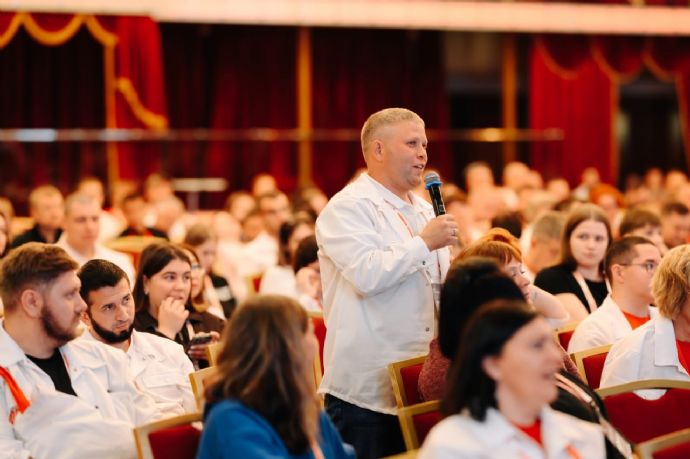 Находкинец вошел в число 400 лучших наставников страны по патриотическому воспитанию...