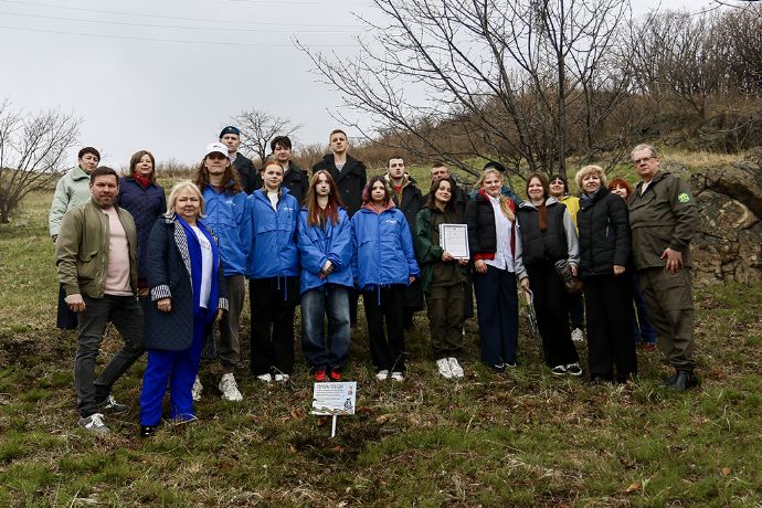 «Тополь Победы» посадили в Находке