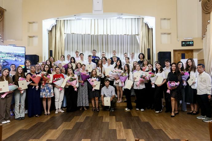 Талантливая молодежь Находки получила заслуженные награды