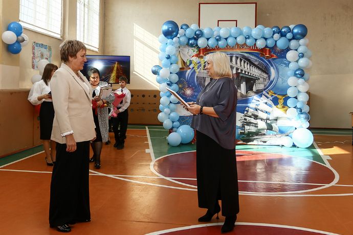 Школа №8 отпраздновала 80 лет со дня основания тёплой встречей поколений