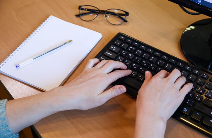 Приморцы могут обратиться в приёмную «Единой России» через чат-бот