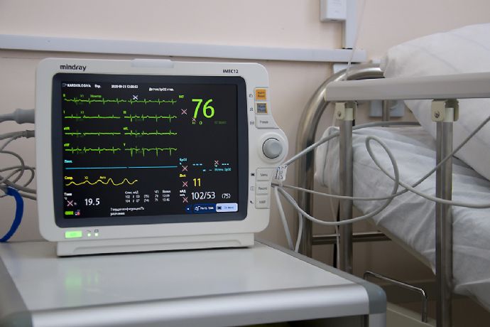 Находкинские врачи спасли мужчину, которого сбил поезд