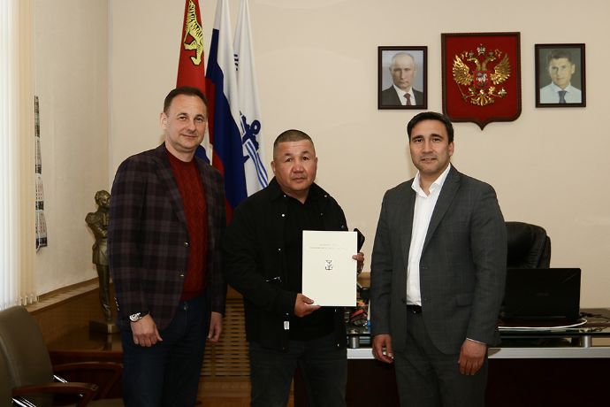 Воспитанники находкинского тренера Абая Байтемизова побеждают на ринге и защищают Родину на СВО